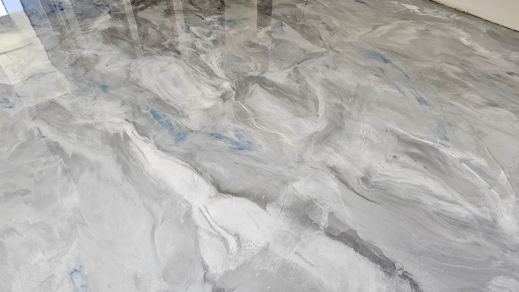 How to Apply Metallic Epoxy Floor for a Stunning Finish