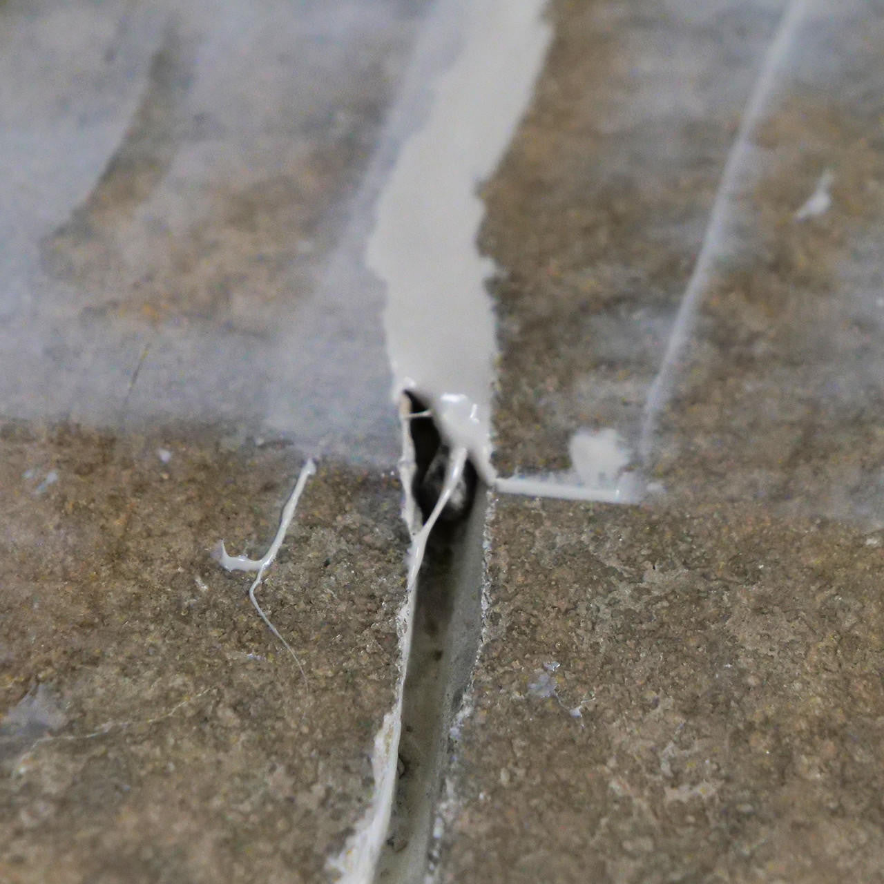 Discover easy way to patch up cracks and gaps in your flooring with Floor Patch Epoxy Gel from Stone Coat Countertop Epoxy. This simple 2-part epoxy gel fills in cracks in just minutes, with a quick cure time. Say goodbye to ugly cracks and seams and achi