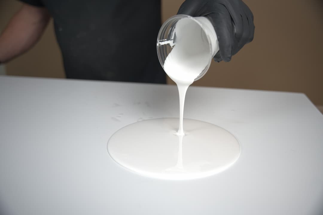 pour white epoxy